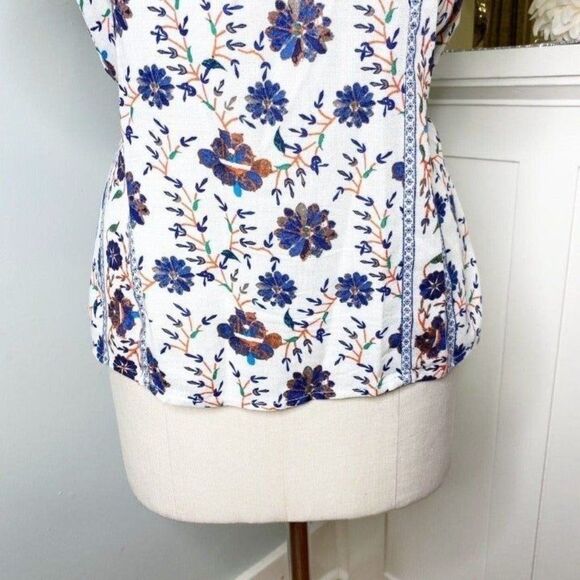 Lucky Floral Printed Keyhole Blouse Small - Picture 9 of 10